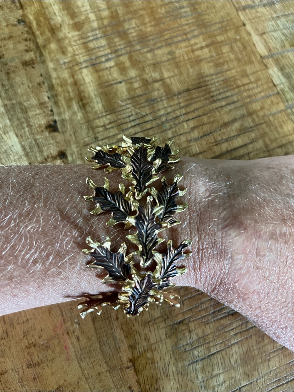 Vintage Gold-Tone Leaf Link Bracelet